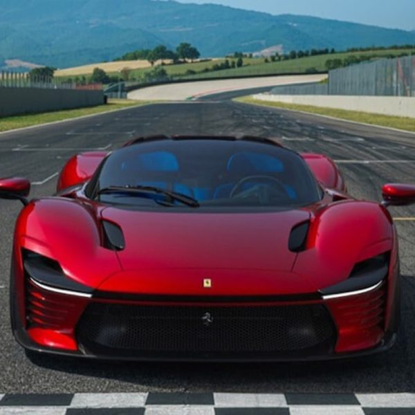 Ferrari Daytona SP3: presentata la terza Icona