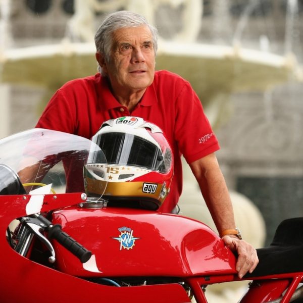 Giacomo Agostini fa 80 e festeggia con un libro