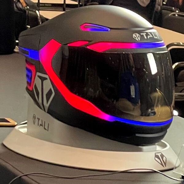 TALI iT-C Smart Helmet il casco hi-tech con LED