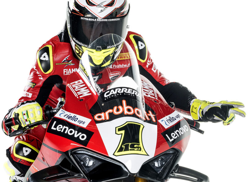 Ducati Superbike: team Aruba Racing presenta moto e piloti