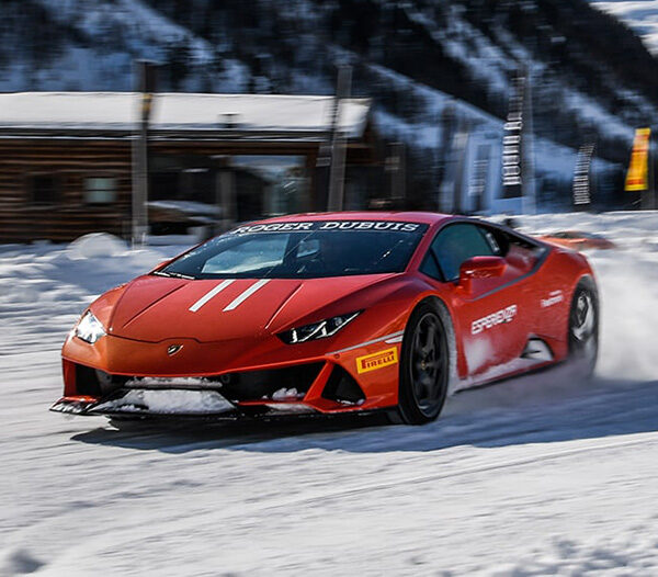 Lamborghini Esperienza Neve. Il Toro sfida il ghiaccio
