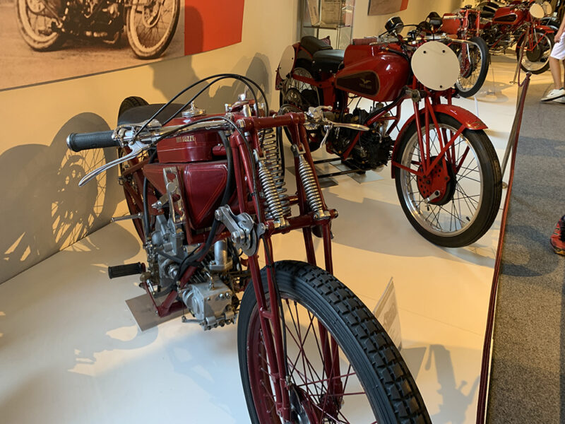 Museo Moto Guzzi: un viaggio nella storia della moto