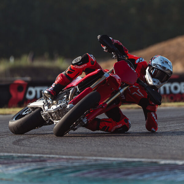 Ducati Desmo450 SM, motard dall’anima racing