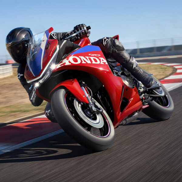 Honda CBR500R Four 2027, il fascino formato mignon