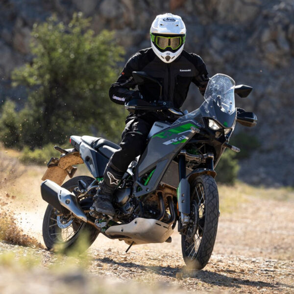 Kawasaki KLE650 2027: 70 CV e prezzo da 8.290 euro